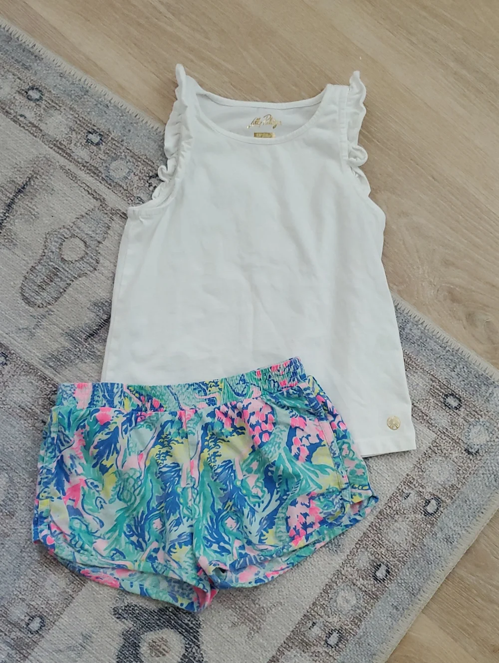 Lilly Pulitzer Girls Whitr Flutter Sleeve Top And Shorts Outfit Set SzM (6-7)